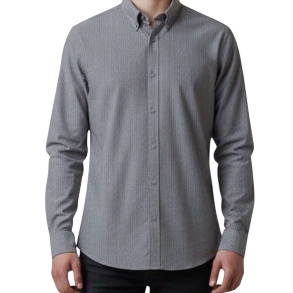 Le chateau men’s long sleeve dress shirt, 16.5-17 regular fit, excellent cond